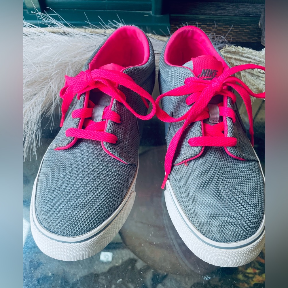 Nike canvas shoe